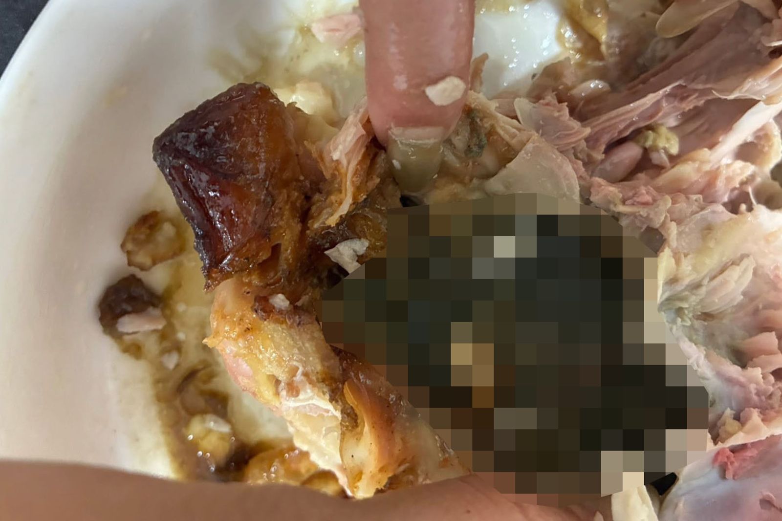 獨家/噁!美式烤雞驚見「一坨綠」吃到快吐 竟是這東西沒處理好