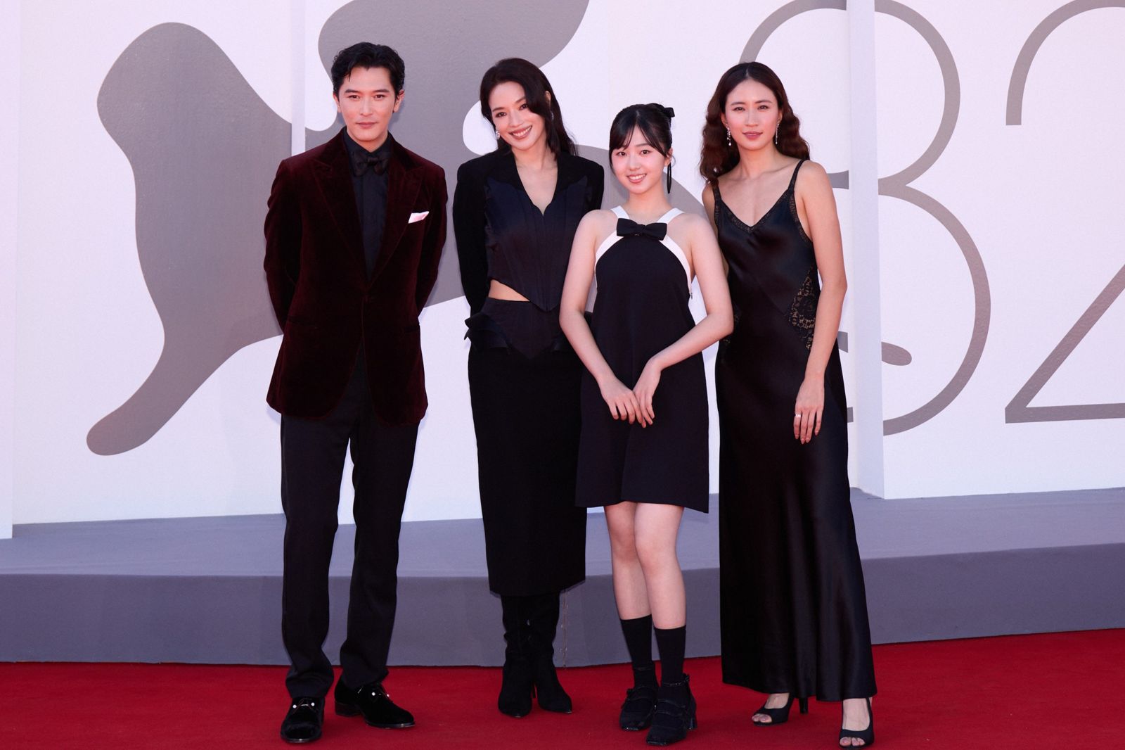 舒淇《女孩》威尼斯首映抱邱澤落淚　致敬侯孝賢親揭童年家暴傷痛