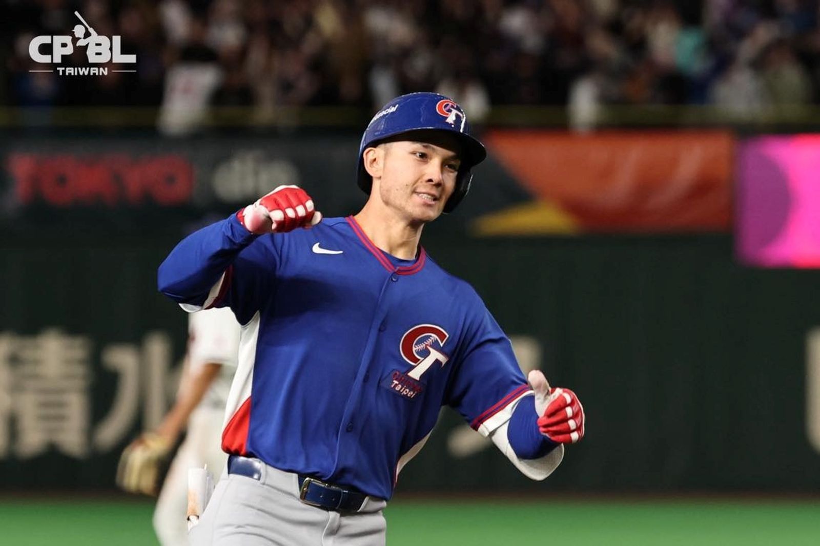 費仔首披台灣隊戰袍曝感動！IG瞬吸10萬粉　引台灣人洗版：我愛你
