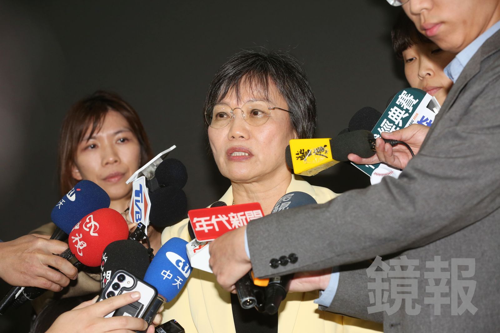 「有媒體碰撞我胸部」劉世芳還原臭臉真相：第1次覺得無意、第3次太困擾