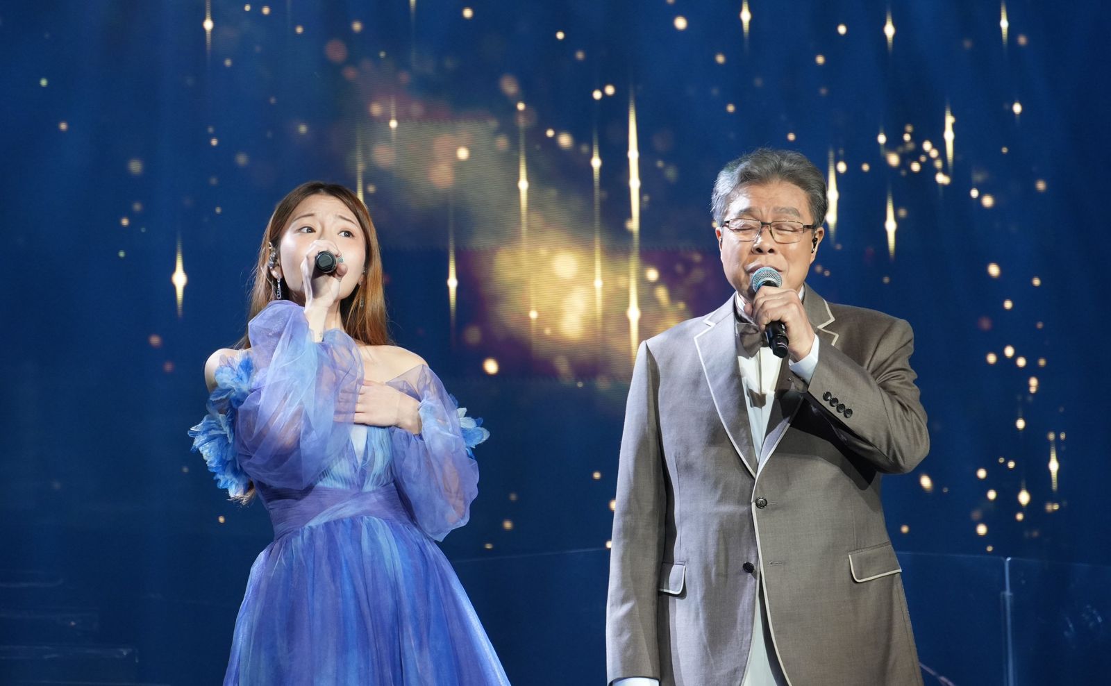 73歲金鐘歌王合作爆乳女星！揭秘 「苦行僧」式練唱　旱鴨子變晨泳達人