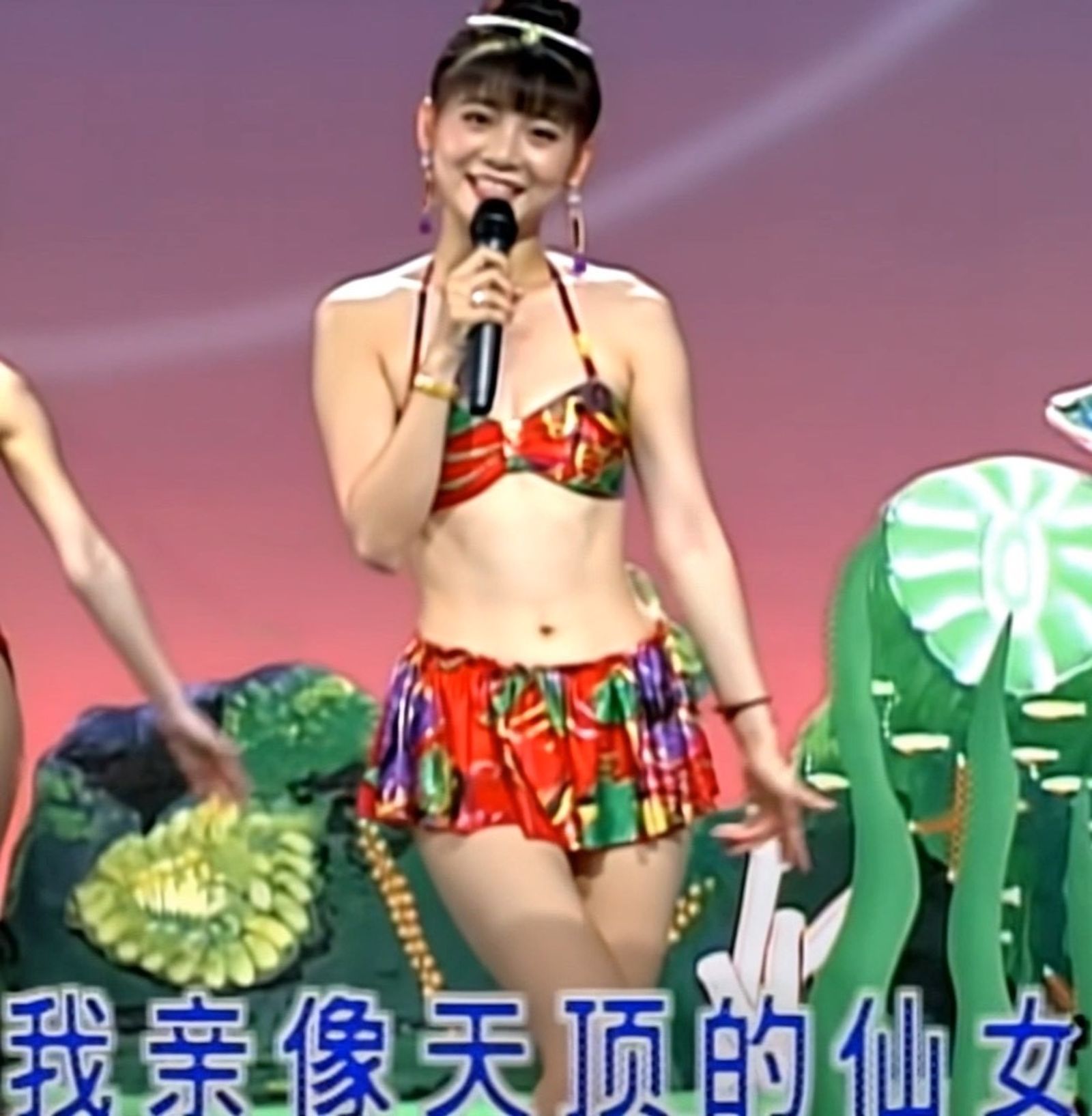 王彩樺18歲的模樣和女兒庭庭如出一徹。翻攝王彩樺臉書