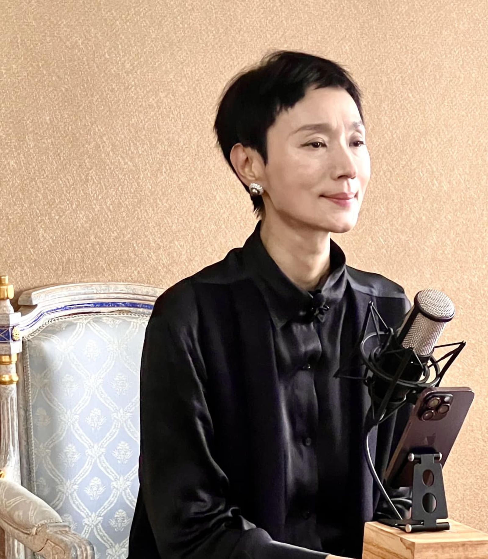 坣娜橫跨演戲、歌手兩大領域，都有出色成績。翻攝Tang Yoga 坣娜的坣瑜伽臉書