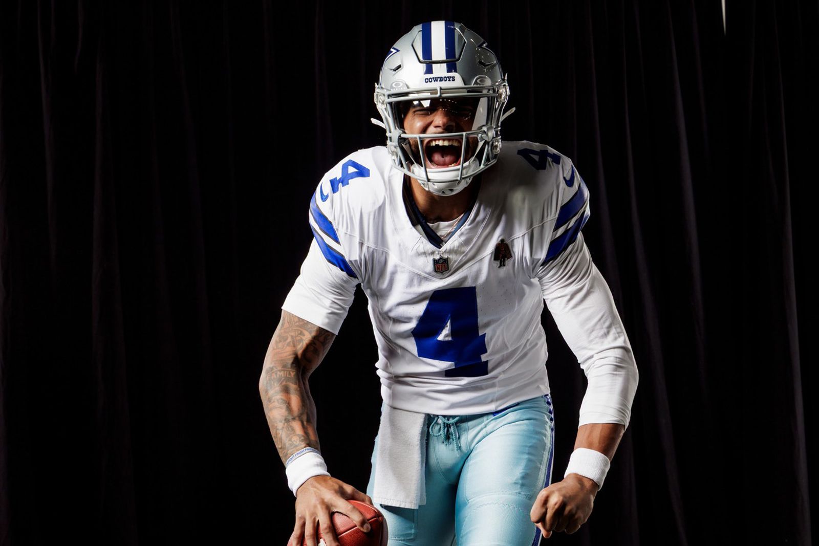 NFL/牛仔四分衛Prescott回歸 與Lamb、Pickens建立連線