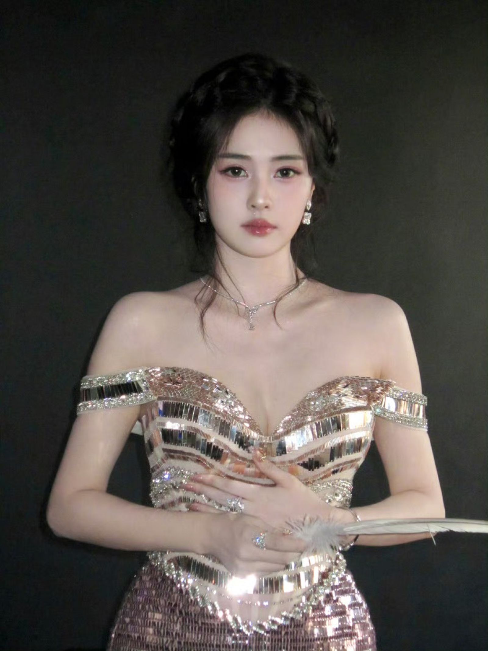 白鹿爆出不想跟虞書欣坐在一起。翻攝微博