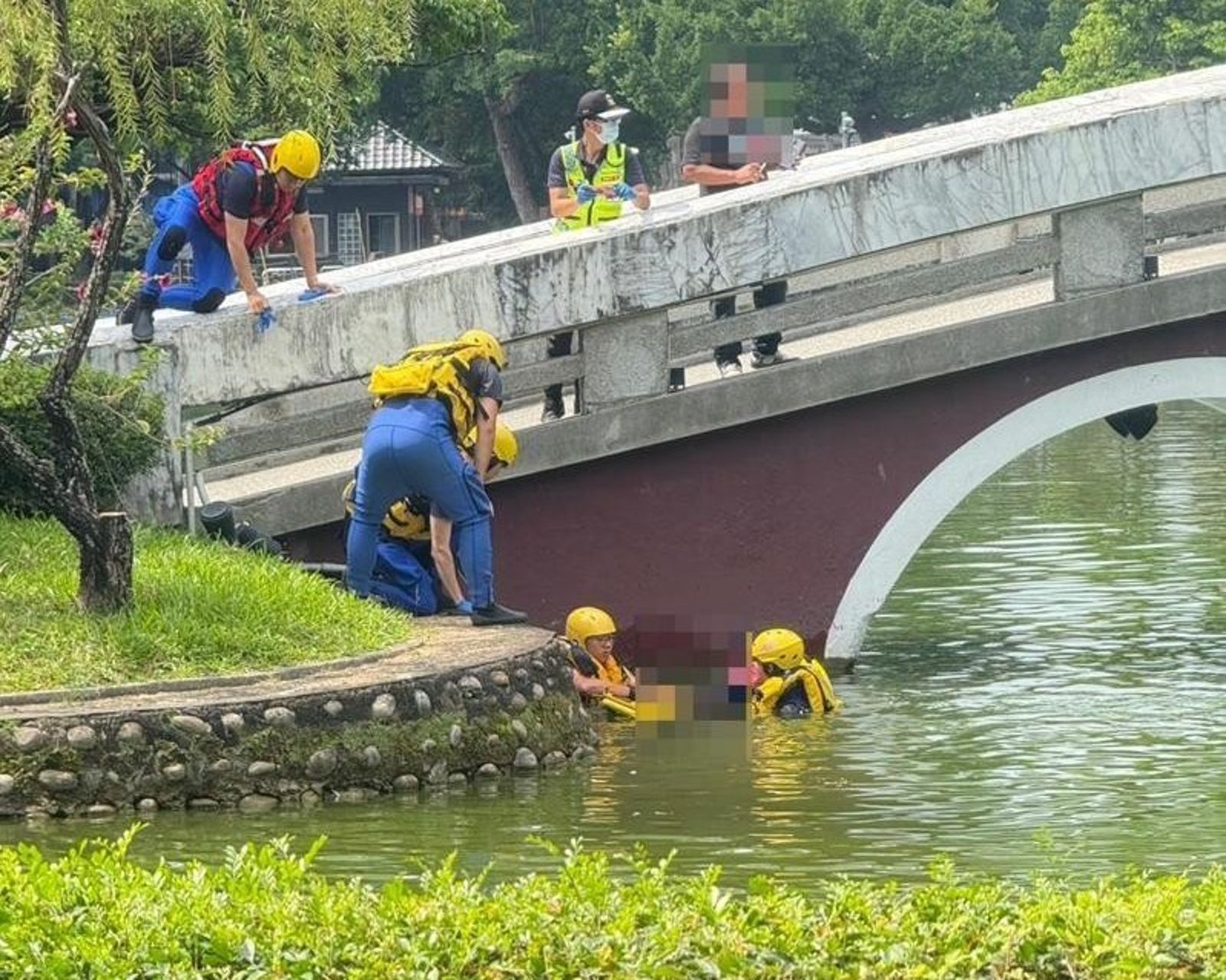 驚!台中公園日月湖有屍體載浮載沉 清潔工巡湖嚇傻