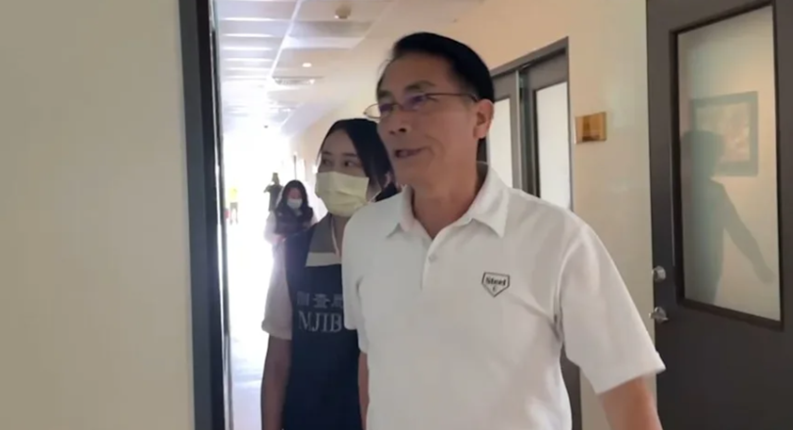 慶功餐會變報假帳!宜蘭消防局長徐松奕遭約談 傍晚諭令「50萬交保」