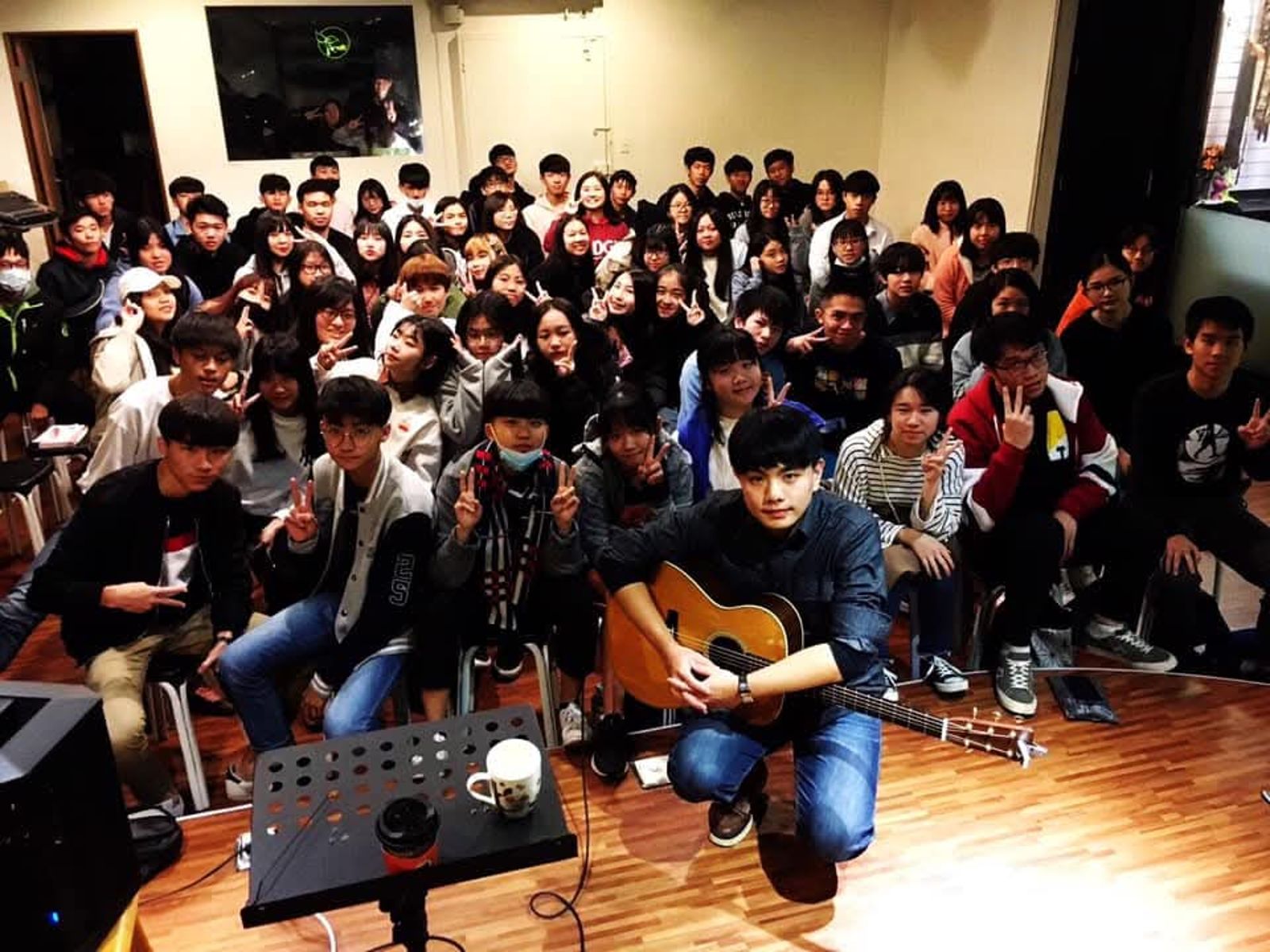 楊肅浩經常到各地演出，讓更多人聆聽台語歌的美好。翻攝楊肅浩IG