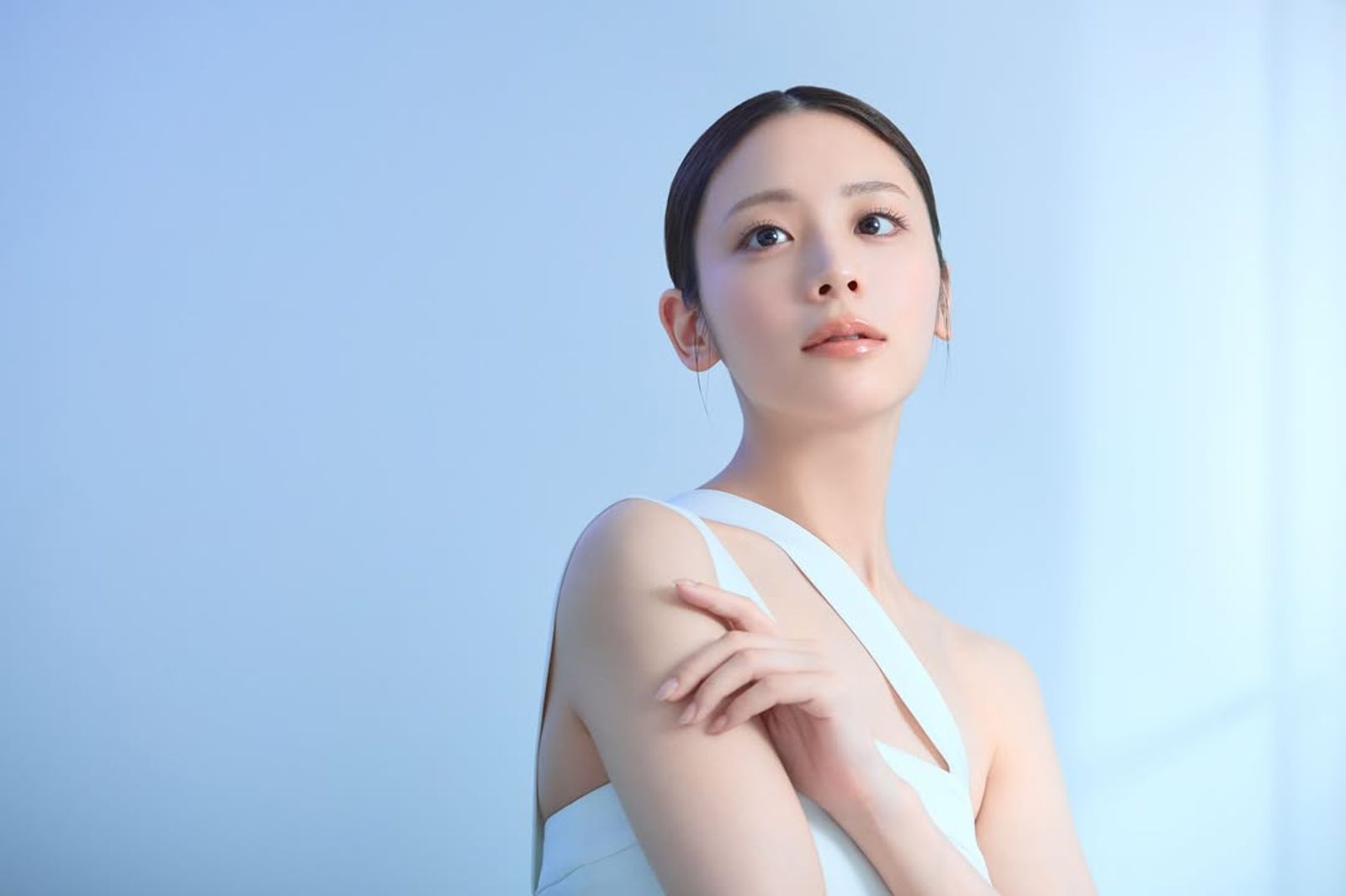 「令和最美氣象主播」懷孕了!貴島明日香結婚1年報喜 30歲升格當媽預產期曝光
