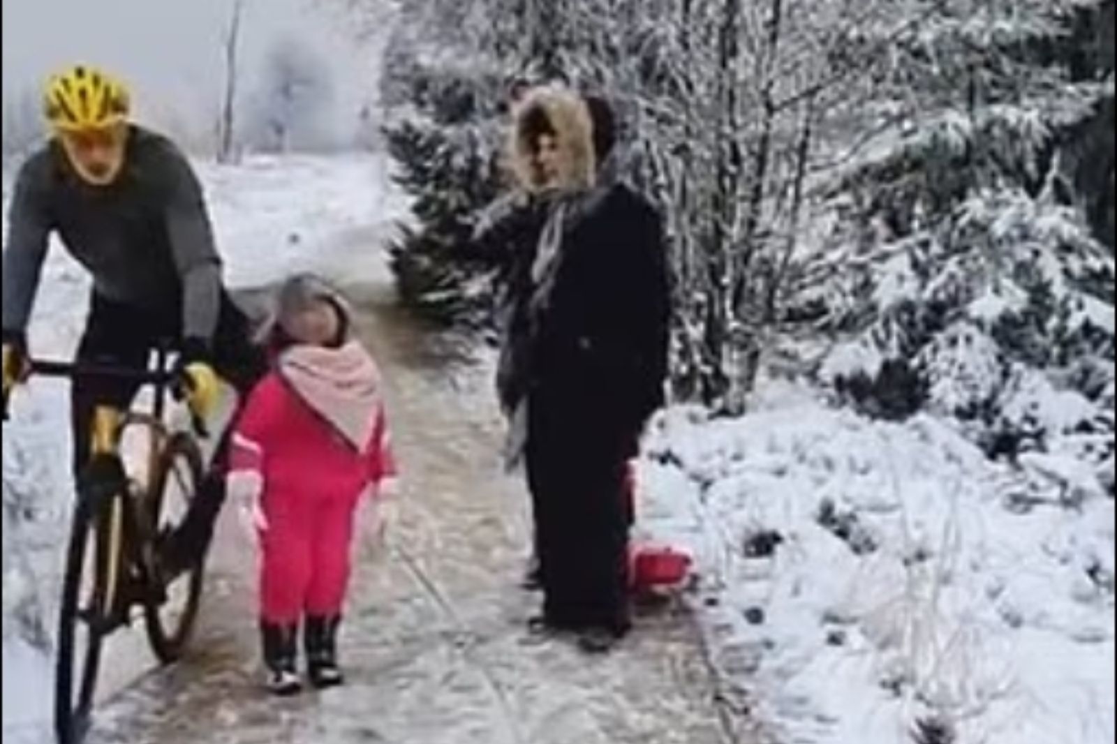 6年前引爆全球怒火！單車男伸膝撞飛5歲女童　他還用「奧步」反告家長索賠