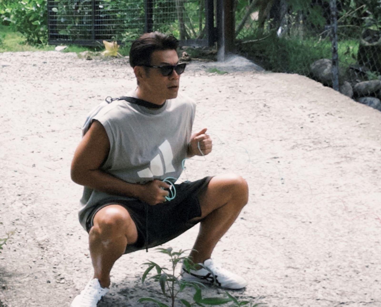 王仁甫、陳志強玩遊戲「玩到生氣」　手鍊斷掉串珠噴飛