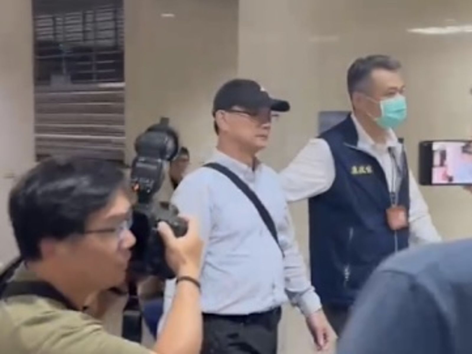 台電2廠長收賄起訴！核二曾文煌「天花板藏220萬」　林口朱允中買股票藏錢