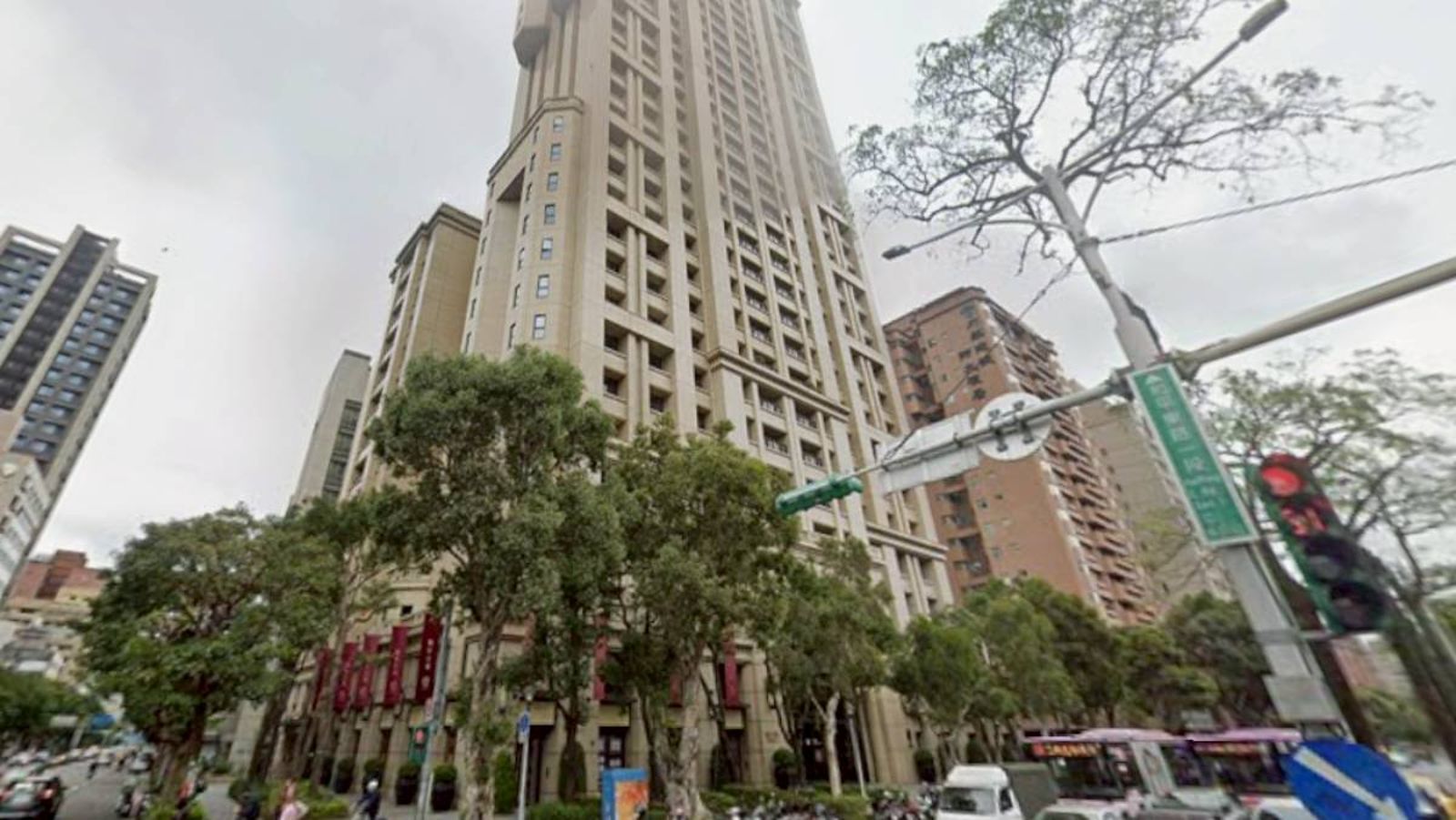 台灣9家公司涉及跨國詐騙,其中有8家登記在台北市大安區的一棟豪宅內。翻攝Google Maps