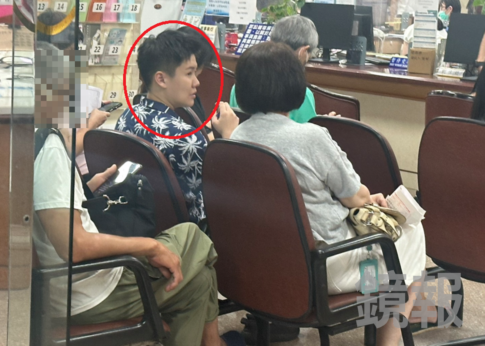 獨家/薔妹低調現身法院!遭陸妻痛批「騙婚騙孕、吞千萬」 避談交保案僅稱:來諮詢家事案件
