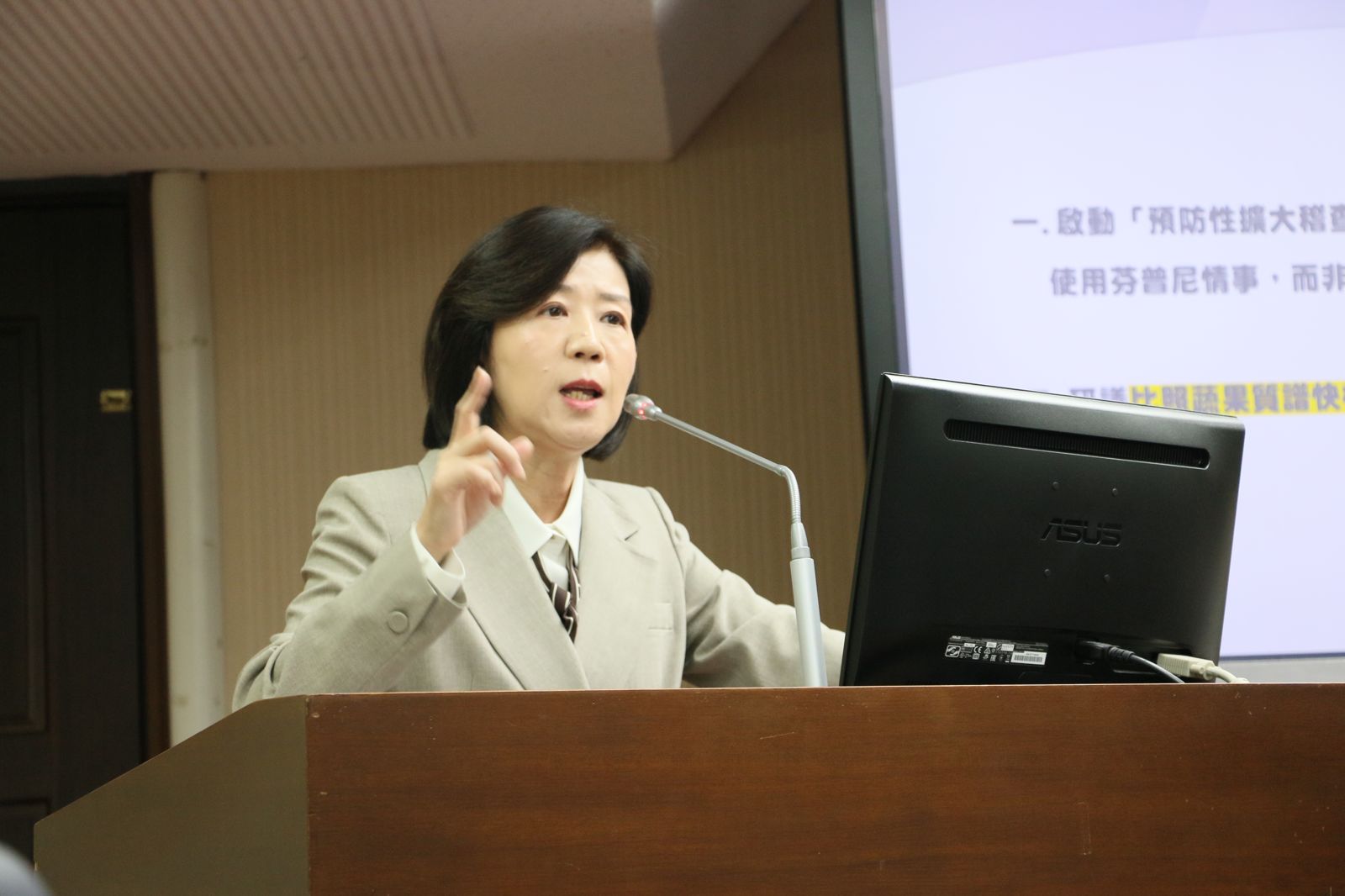 毒蛋事件延燒！藍委痛批食藥署預警過慢　衛福部允諾：未來查到哪公布到哪