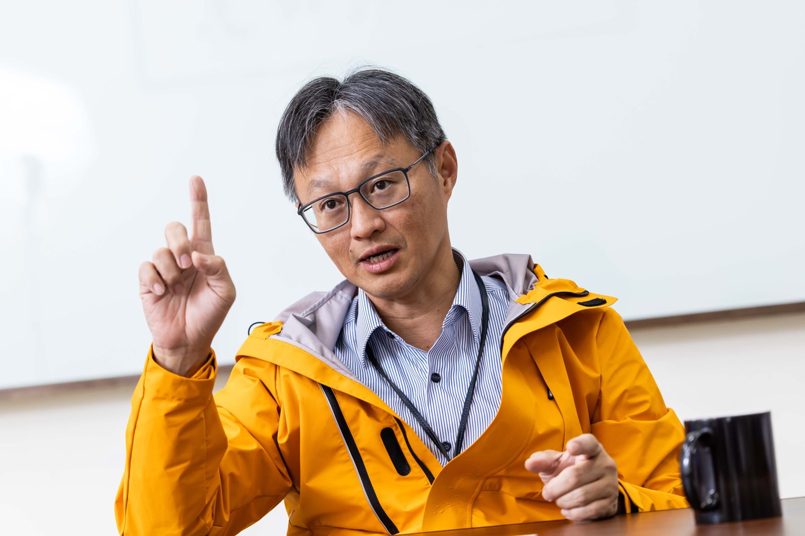 法人看衰群聯低價庫存見底　潘健成不忍了回擊：把散戶騙掉沒良心　不要只看毛利率