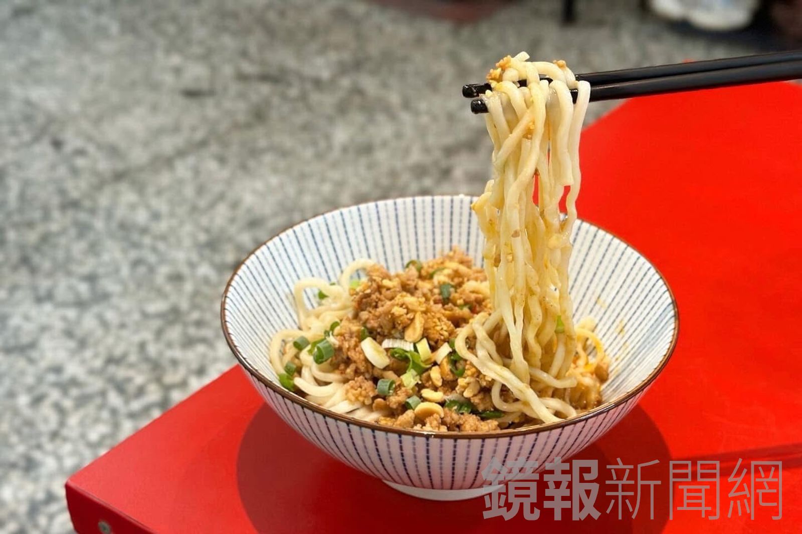 下麵功力超強!新店「紅葉軒食堂」椒麻麵香麻涮嘴、肉燥有夠香