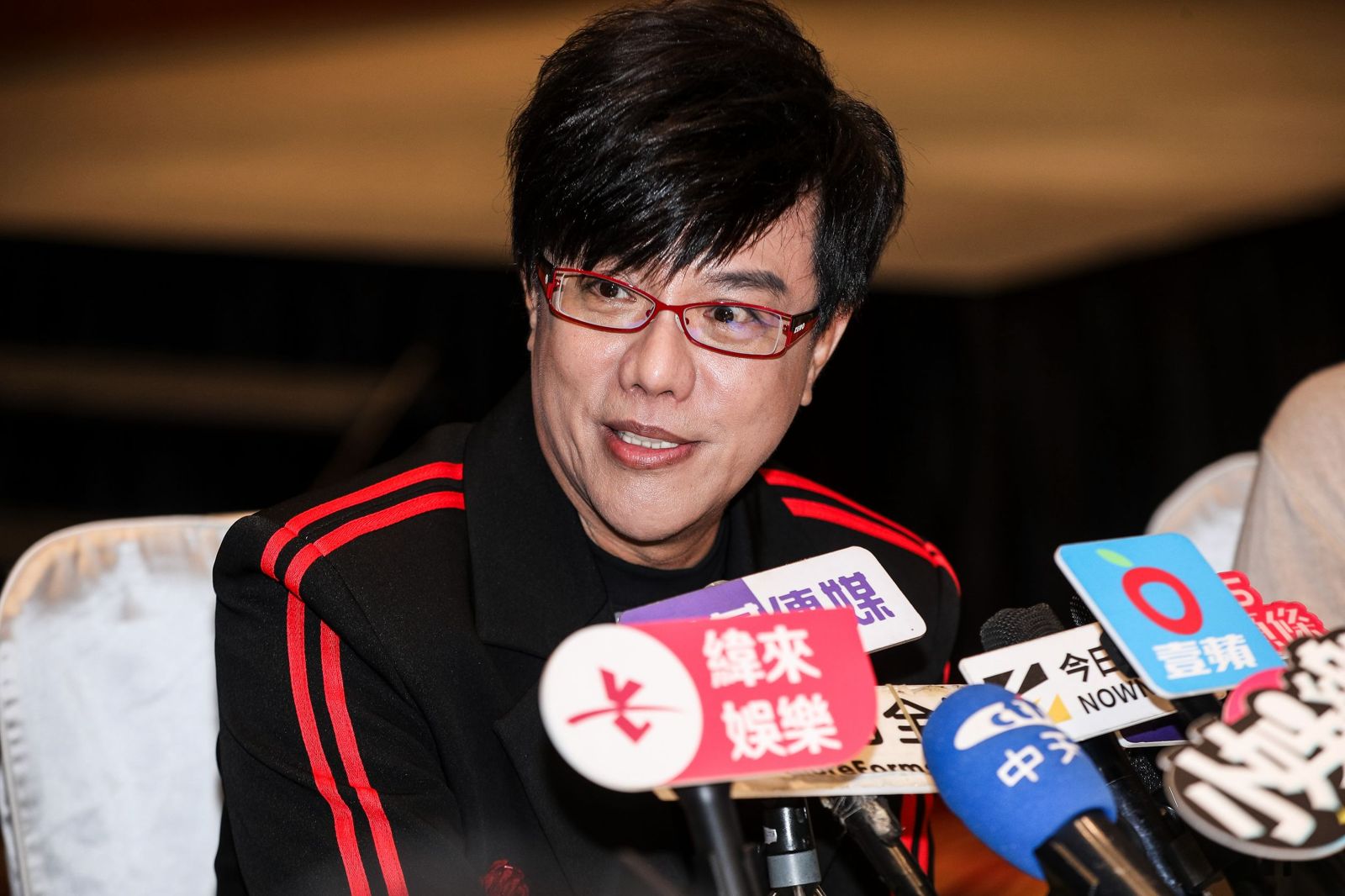 陳盈潔離世他哭腫雙眼!昔同門揭「32年前往事」 曾替她赴錢莊拿數十萬現金