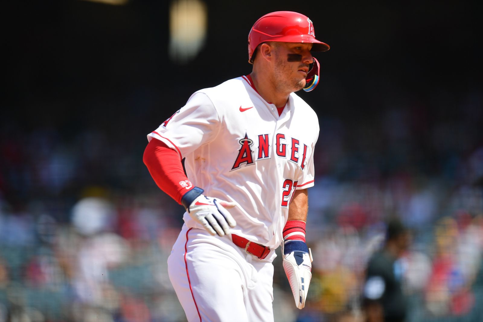 「鱒魚」挨觸身球提前退場!天使延長賽險勝 Trout左手傷勢曝光