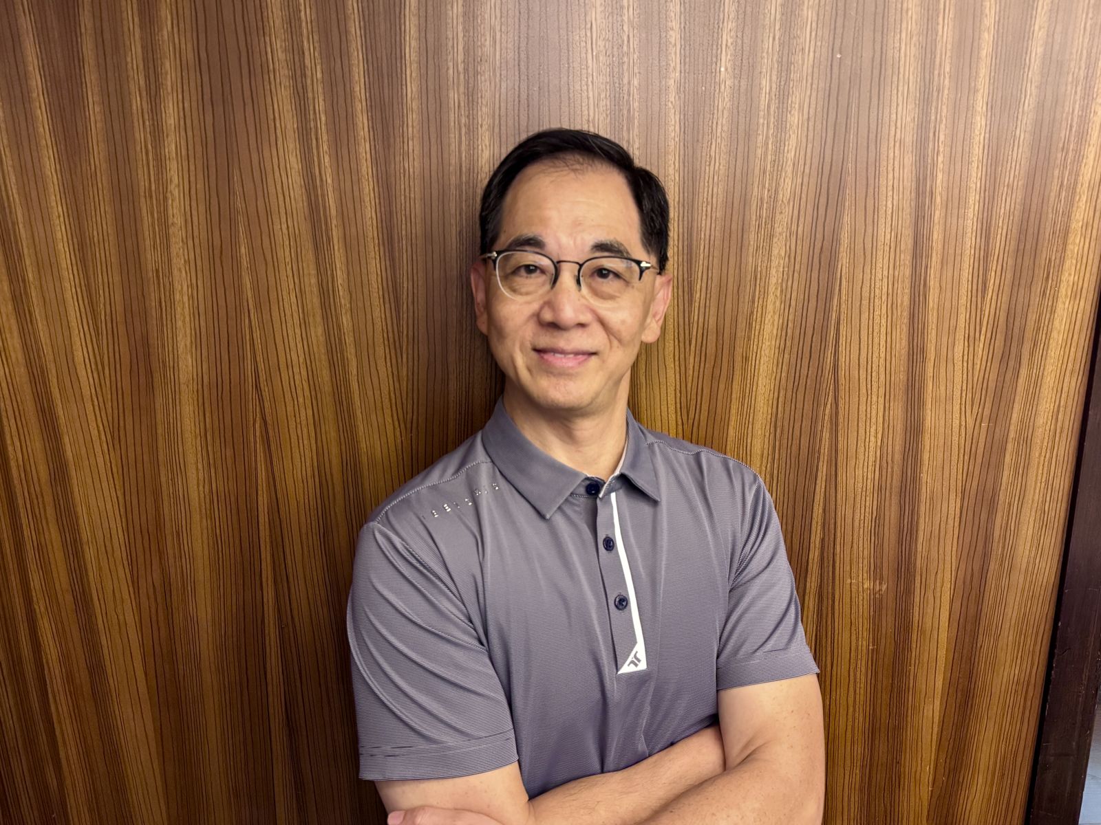 電競電源老將轉骨!偉訓轉攻AI機殼、散熱 董座王駿東:明年營收拚歷史新高