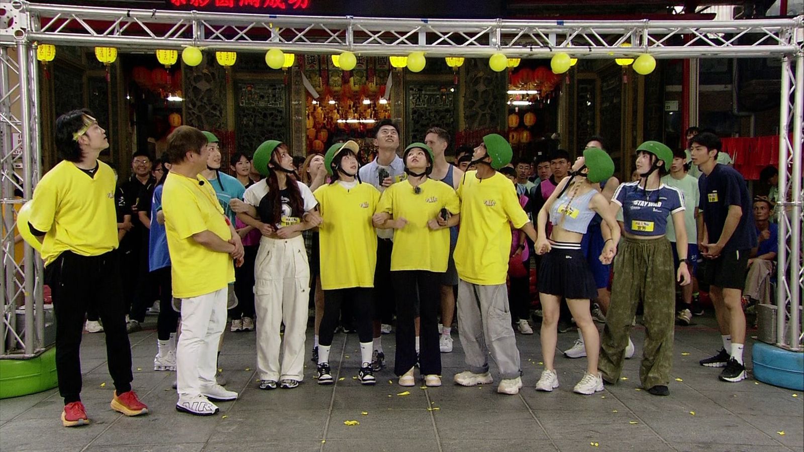 節目《綜藝大集合》來到屏東潮州的三山國王廟。民視提供