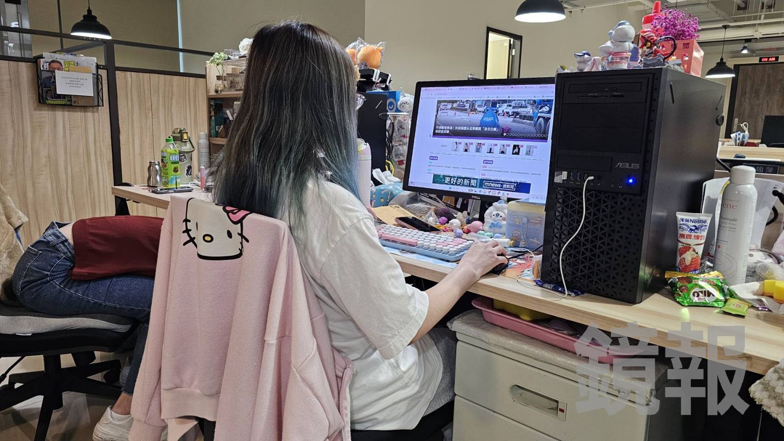 不要黏在椅子上！醫曝上班族久坐「這時數」是紅線：死亡風險上升3倍