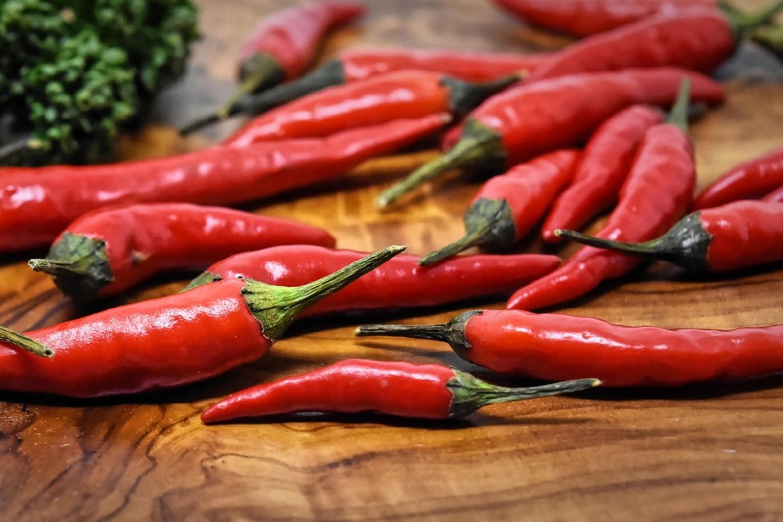 去餐廳吃泰國菜…被辣到食道灼燒「永久性損傷」　女醫怒告業者