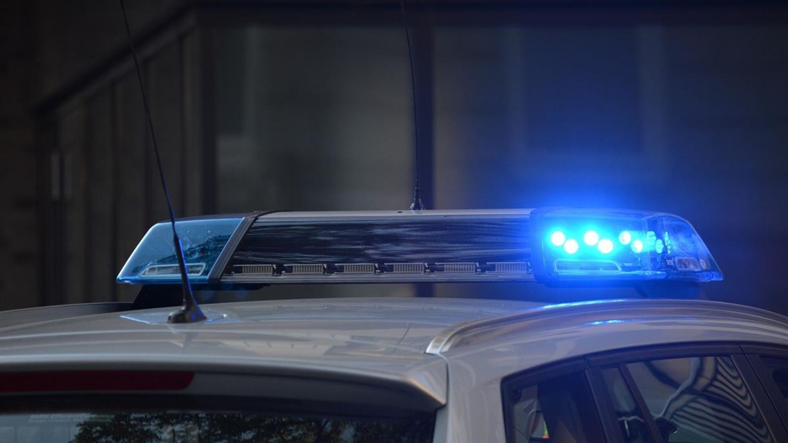 深夜離家出走!16歲少女上巴士後遭司機、售票員侵犯丟路邊 警急追行車路線