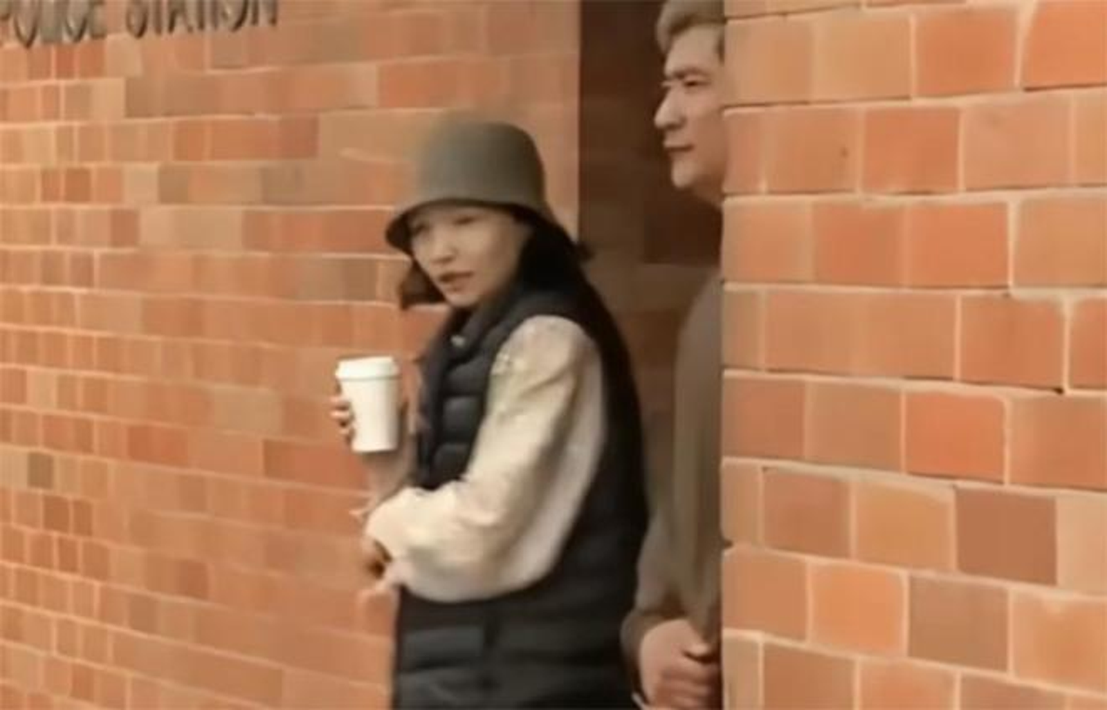 神秘華裔富二代「楊蘭蘭」再登媒體版面 家世遭曝光!親友吐奢華生活「不如她的狗」