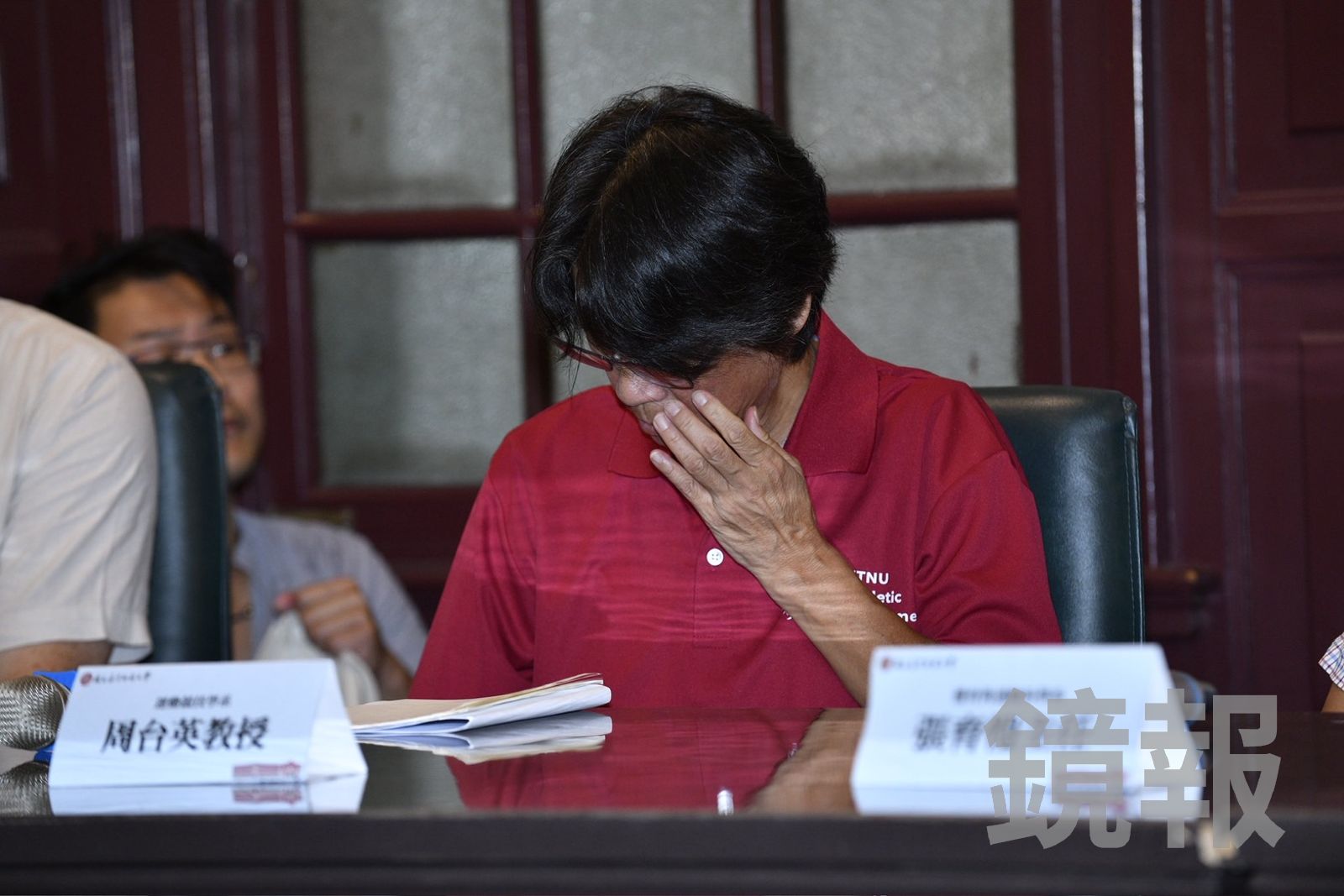 周台英神隱多日現身！哽咽喊「希望能原諒教練」　網不買單：錢跟血去哪了