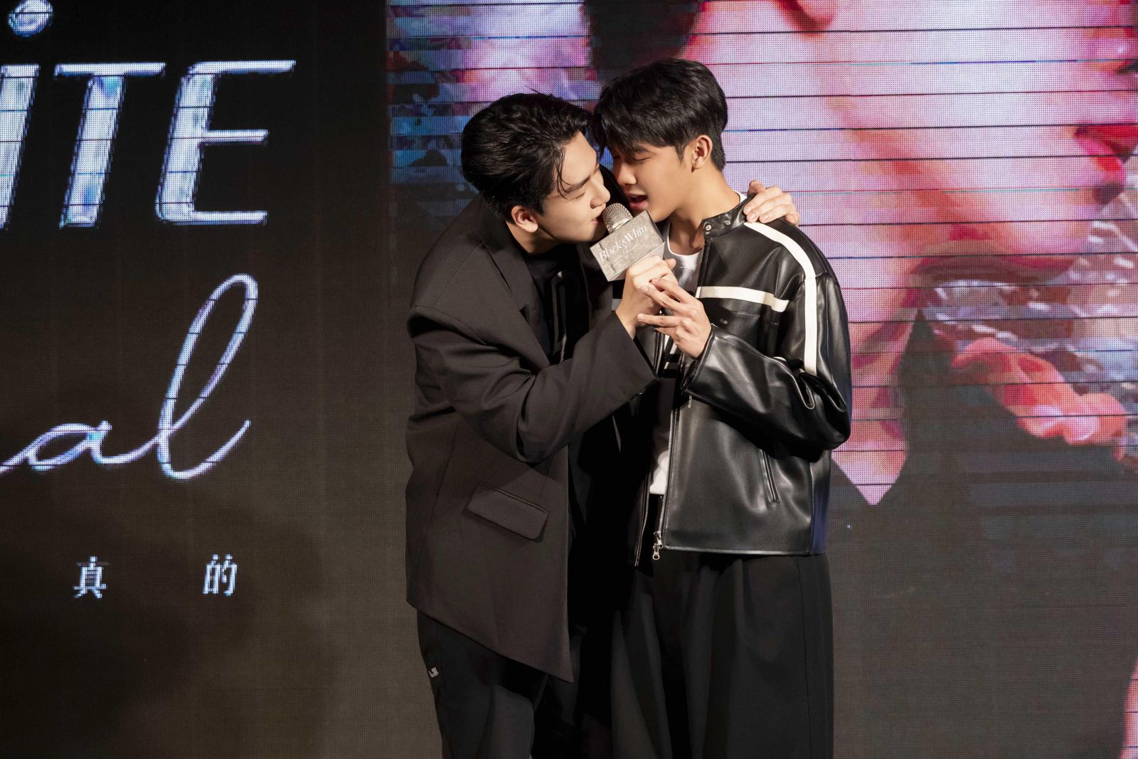 葛兆恩、紀成澔公園激吻68秒 導演不喊停親密戲一次到位