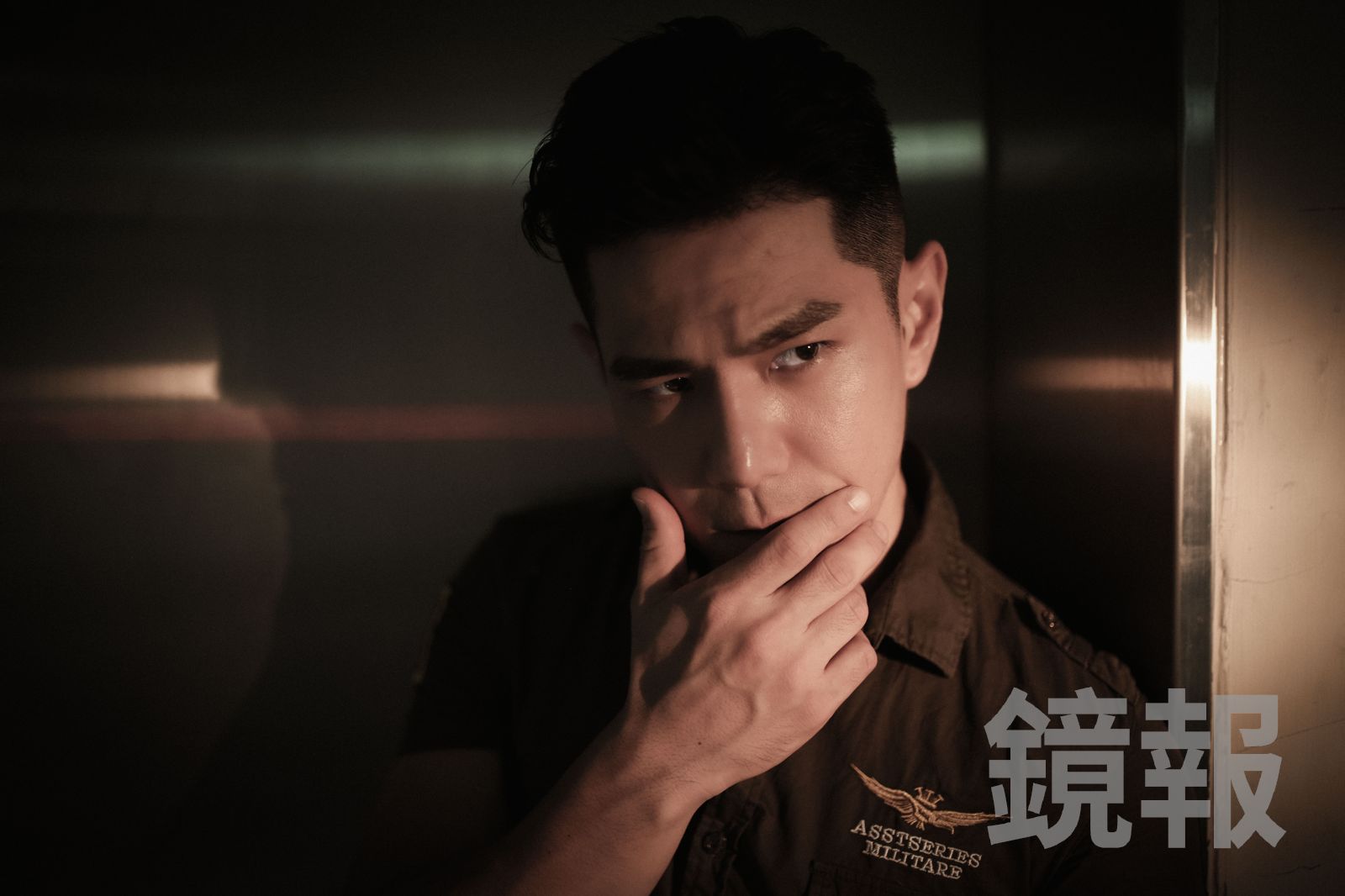 祖雄在節目中為了「顧火」,砍才砍到受傷,但只能包起來硬上。劉耀勻攝