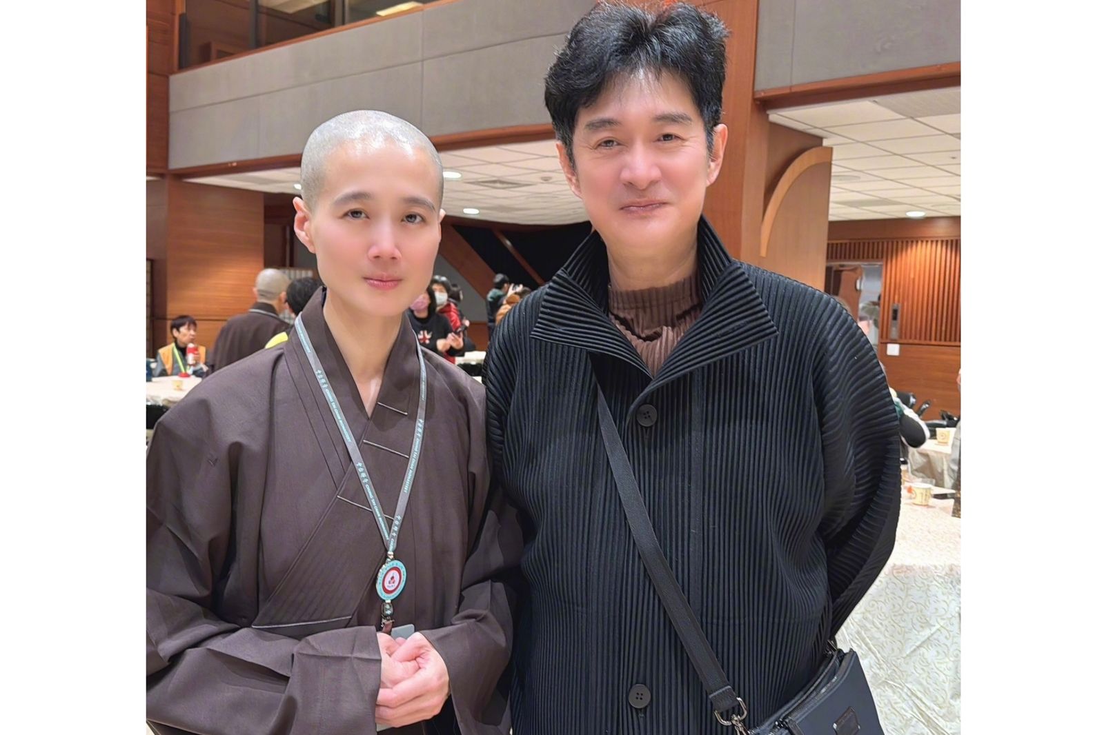 曾嗆「爽用健保」黃安自曝「2親妹全出家」!大妹台大法律學霸畢業秒落髮 29年後小妹也剃度