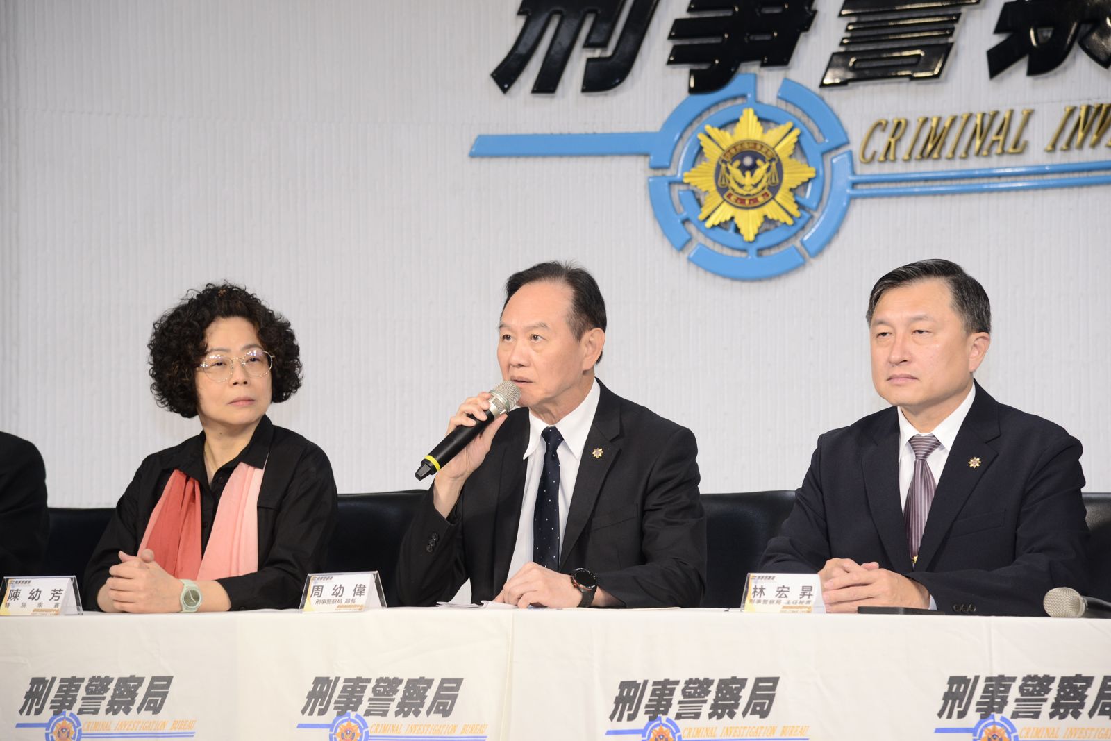 刑事局曝最新話術！主管訊息竟是詐騙　詐團假冒老闆催匯款：每天452人受害