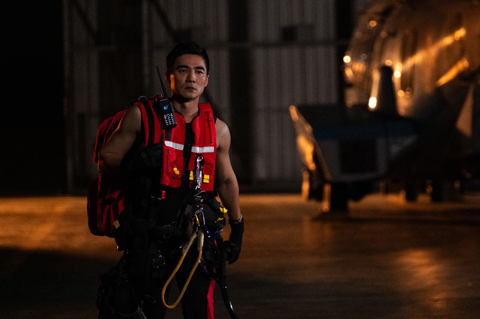 是元介訓練體魄有成，露出精實手臂。肯特動畫提供