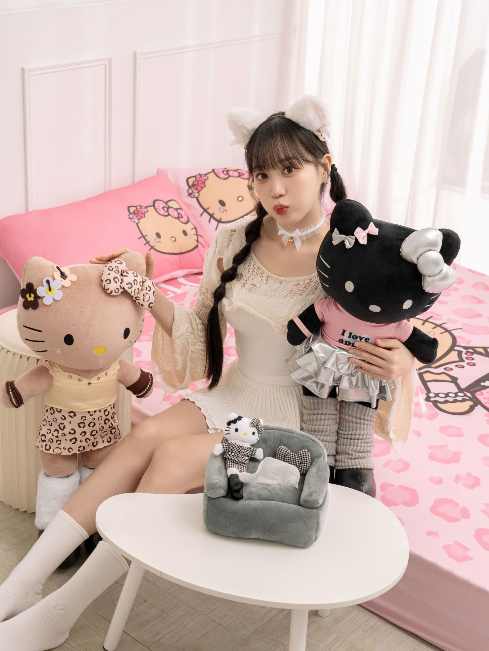 限量70公分絨毛玩偶，有棕色豹紋與黑色甜心款。（7-ELEVEN供圖）