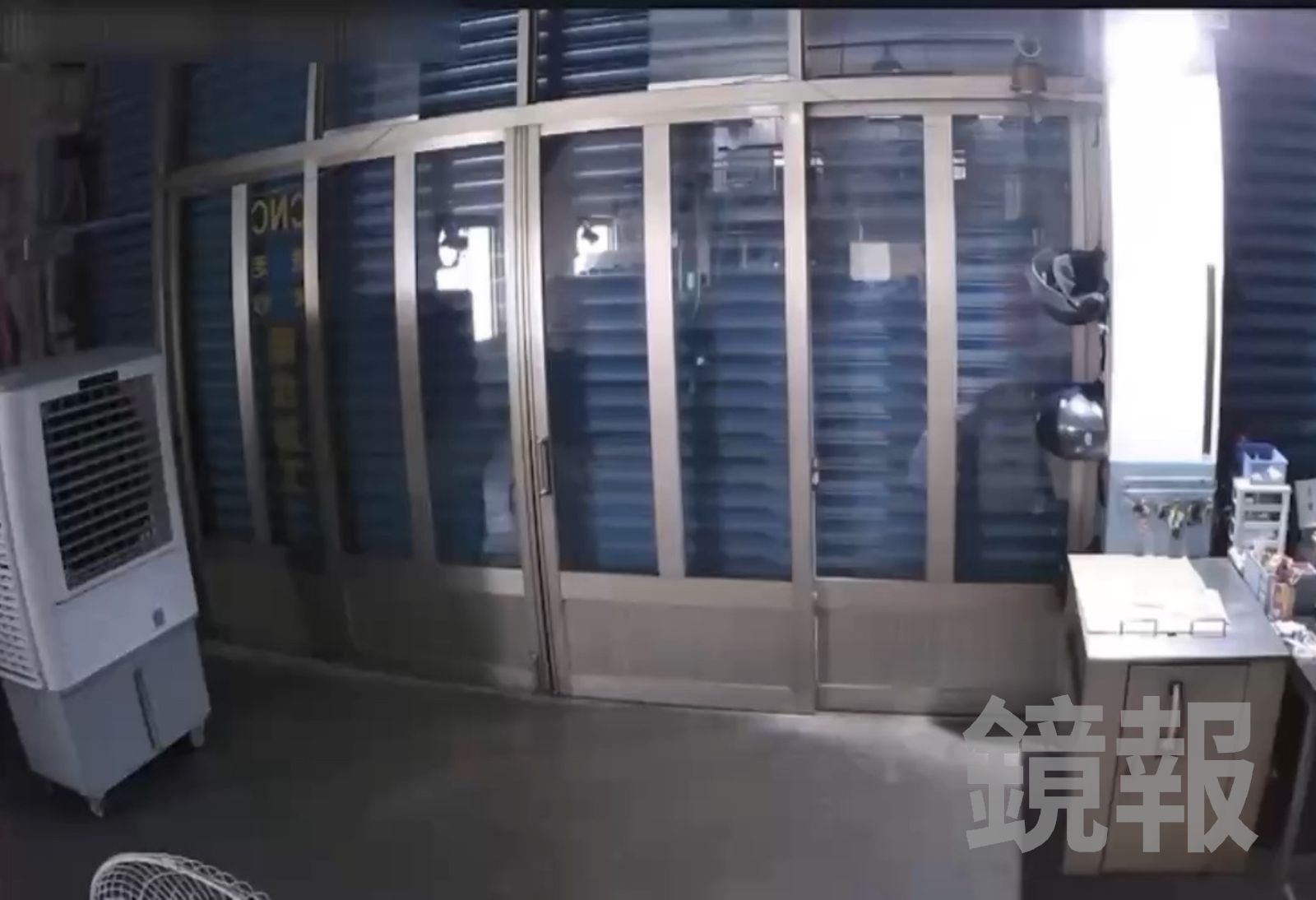 警追查慣竊意外在民宅內發現大量製毒用具。翻攝畫面