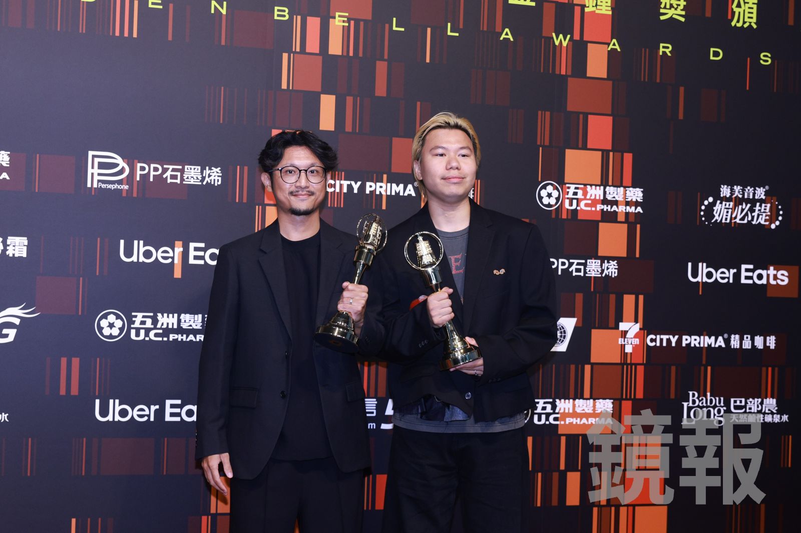 鏡電視林仕杰、吳峟賢以《另一種注目—土星頻道》拿下節目類聲音設計獎。攝影組