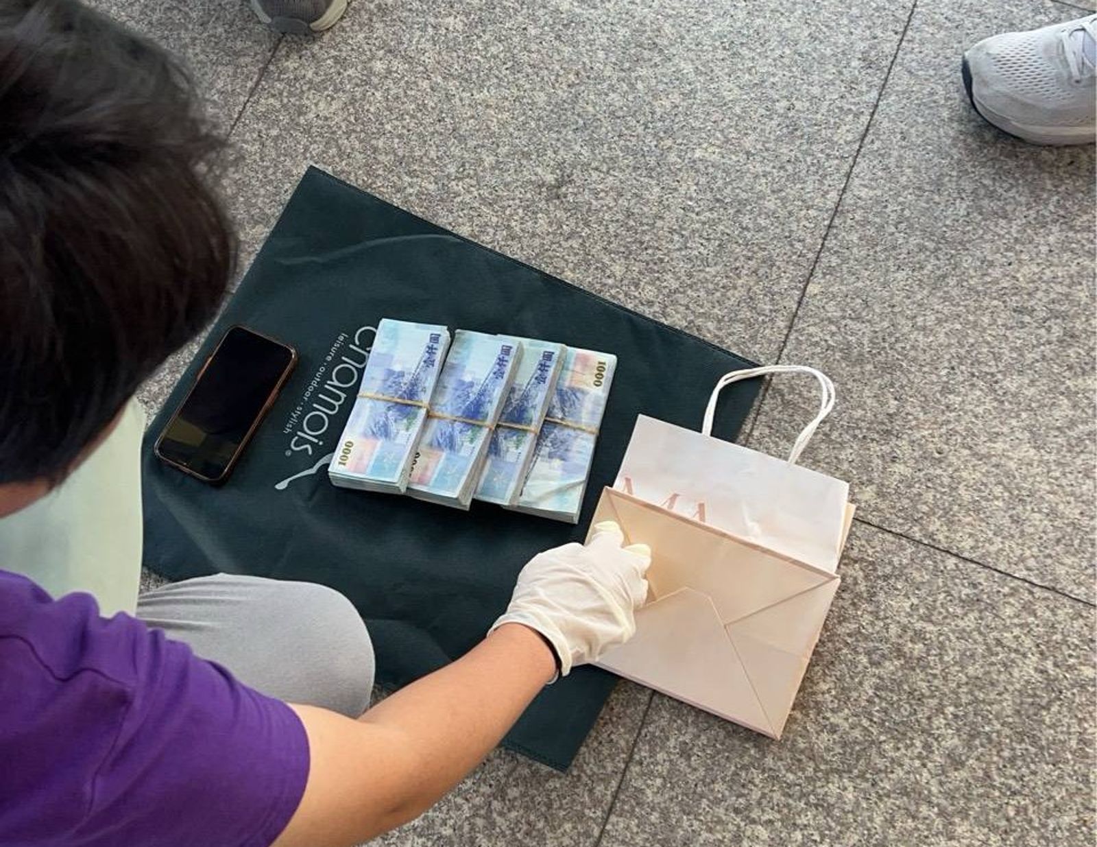 桃園現任里長「搓圓仔湯」 40萬買票行賄對手退選...檢調當場人贓俱獲