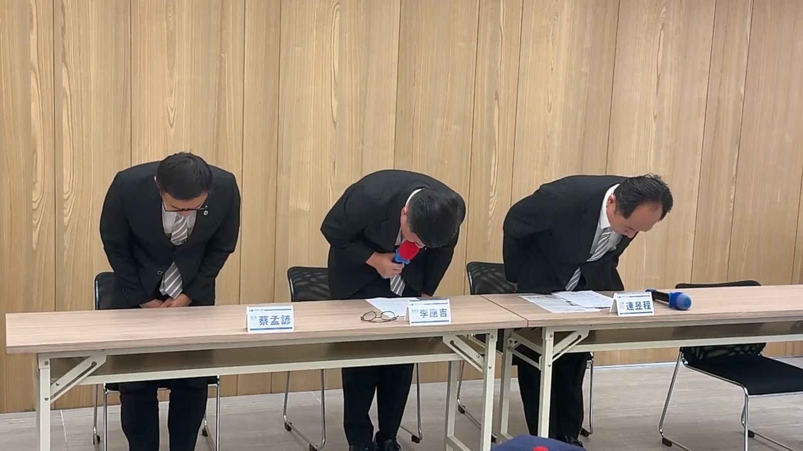 亞太球場暴力／房仲男未現身！臉書聲明「是我無法推卸的錯」　老總率隊3鞠躬道歉