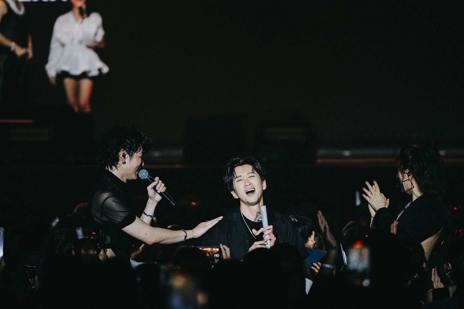 陳漢典意外現身,展榮不忘虧他:「就是要讓你尷尬,來這裡還I人啊!」星展娛樂提供