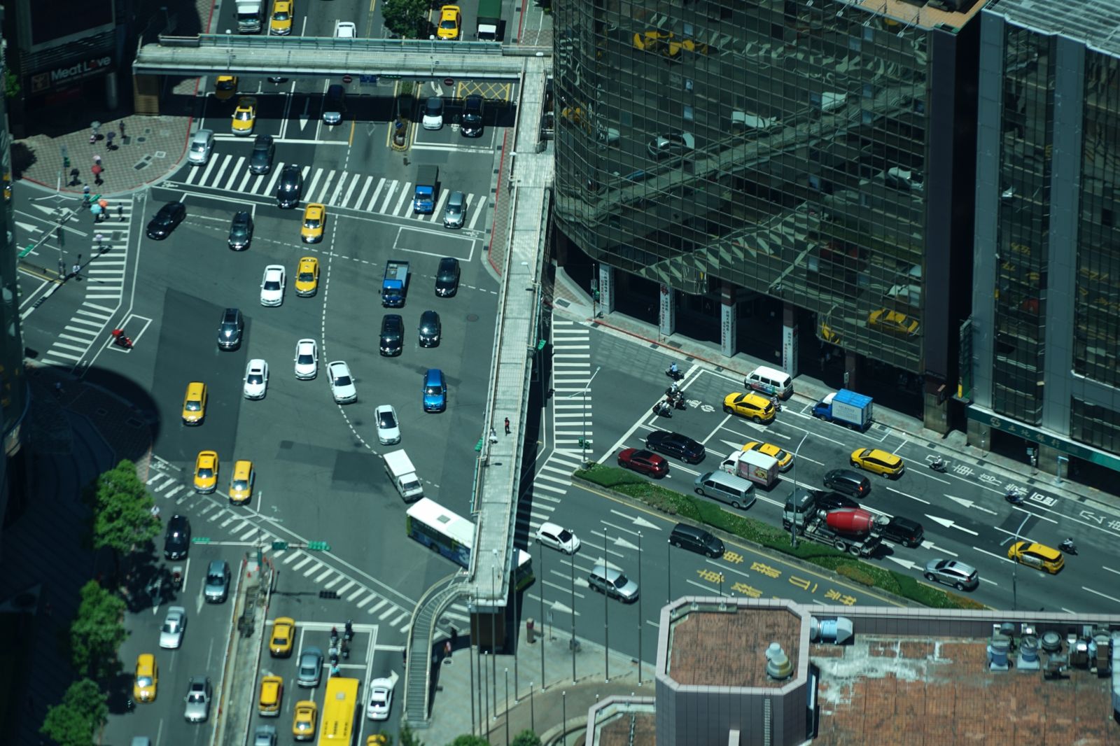 駕駛人快看！做1行為恐「挨罰10萬+吊銷駕照」　若釀死傷牌照也沒收　
