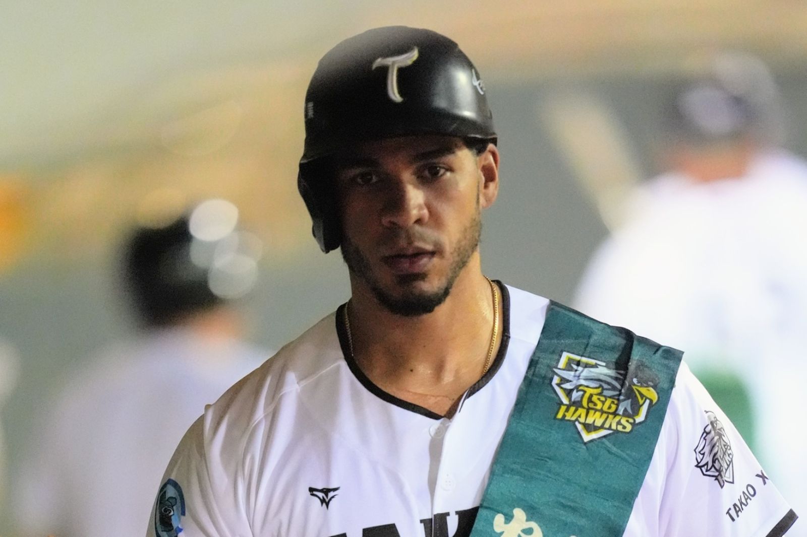 魔鷹妻「飛機上猝逝」　醫揭恐和「這兩種病」有關：搭機注意這件事