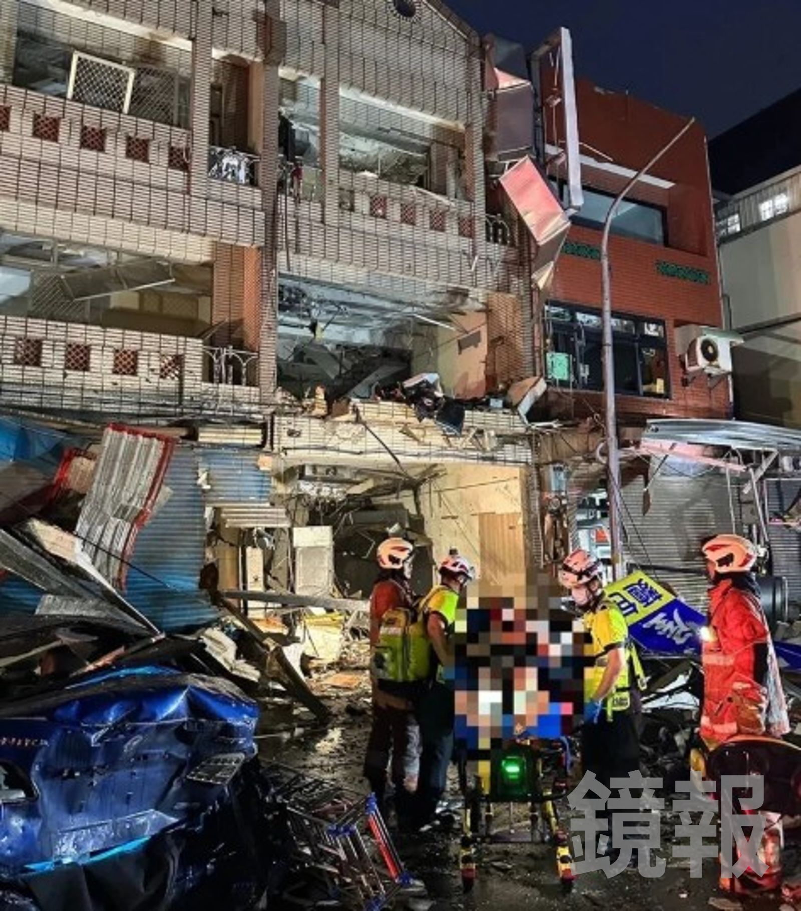警消連夜搶救傷患。新竹市消防局提供