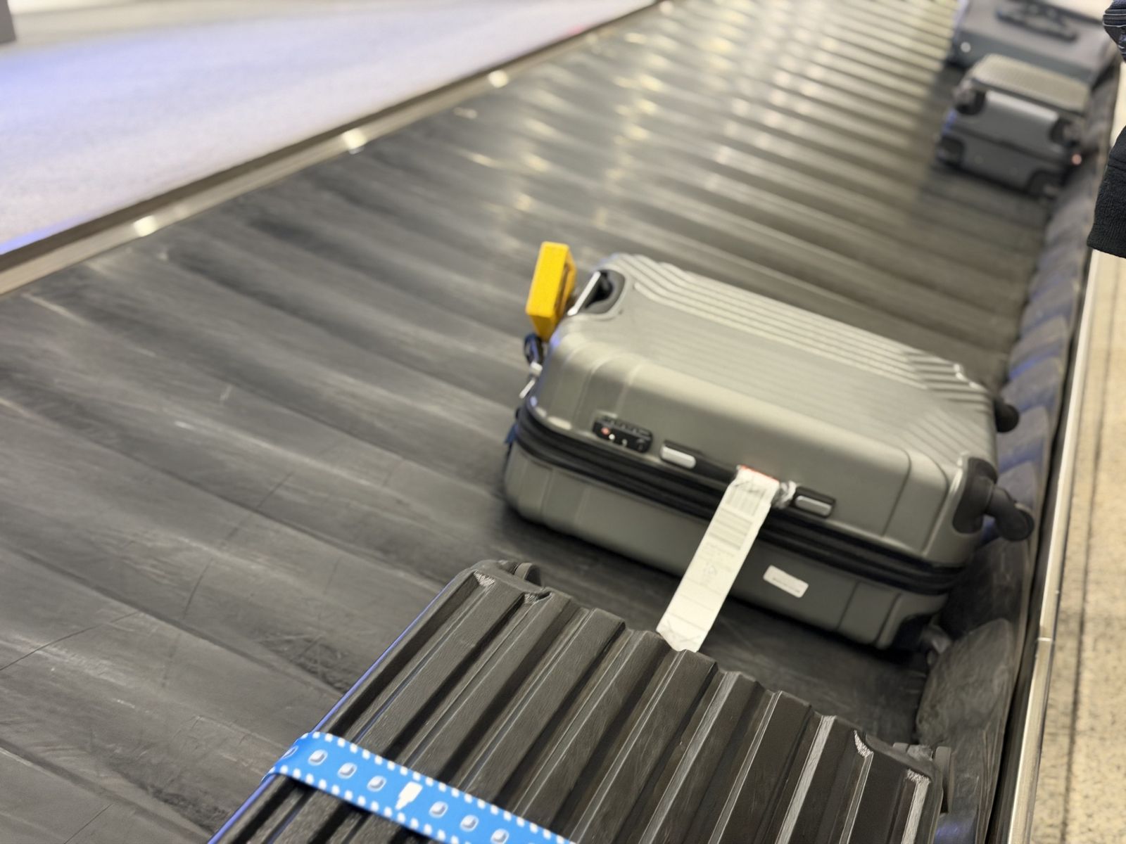 一堆人遇到!去韓國行李竟被扣「黃色大鎖」 內行曝應對SOP、入境4地雷