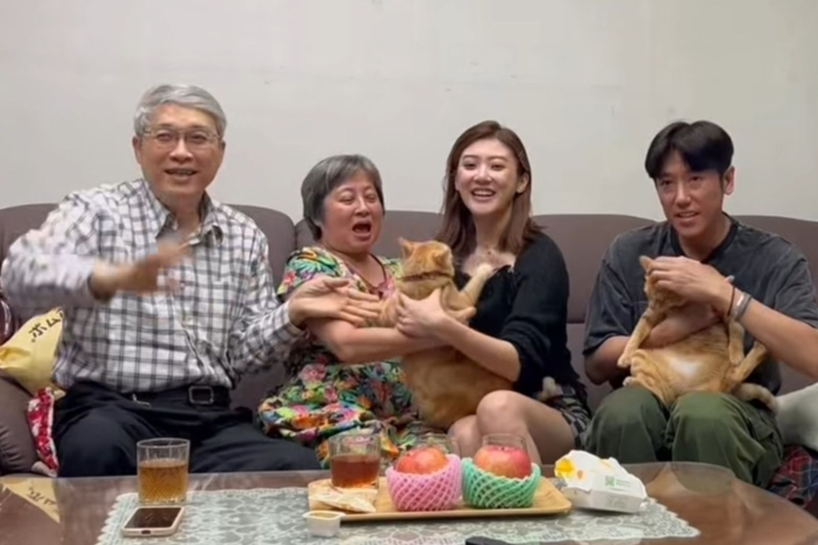 父親癌逝後首個母親節!林逸欣「手寫卡片」1句話惹哭媽媽