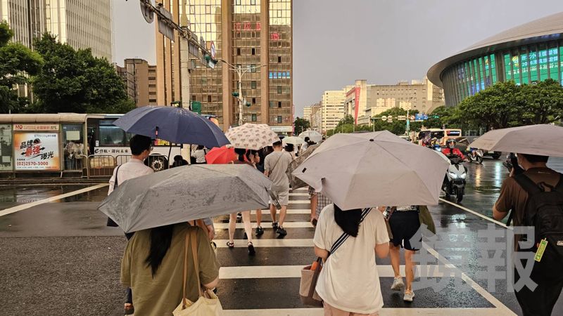 東北季風要來了！「這天」氣溫驟降至22度　半個台灣都下雨