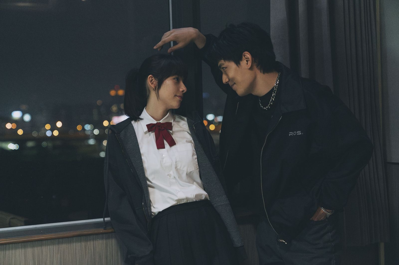 林奕嵐(左)和林子閎在《郵票與舒芙蕾》中飾演情侶。圖/時創影業
