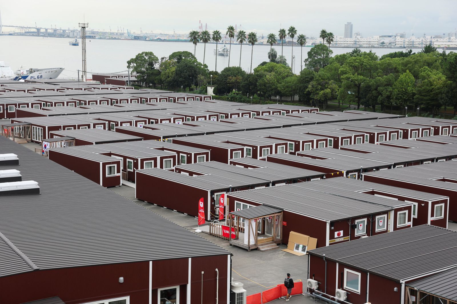 亞運鬧災難!「貨櫃屋漏水、床太小」選手被迫睡地板 球后住郵輪慘暈船...韓將拍片喊:請幫幫我
