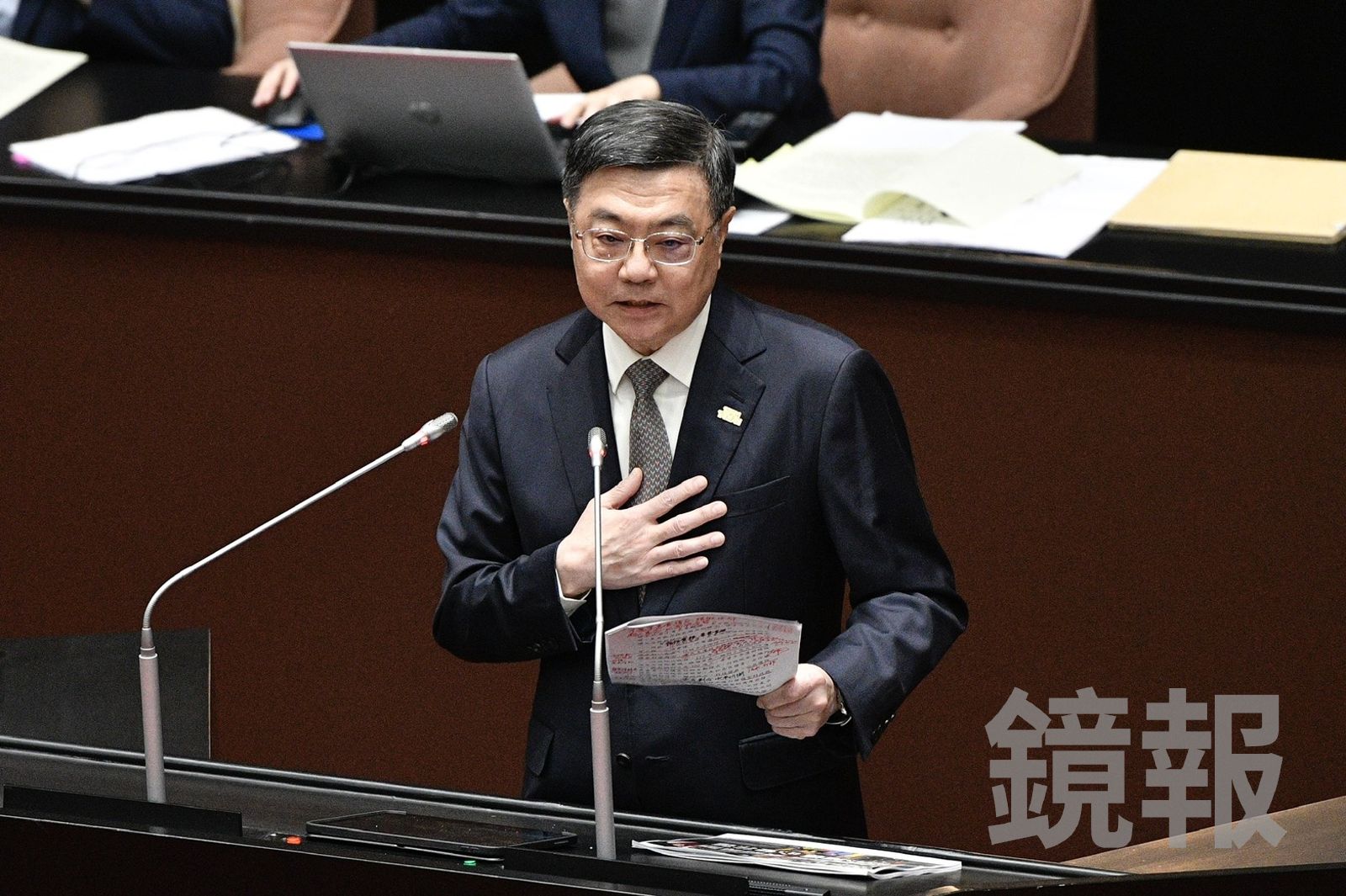 卓榮泰感謝韓國瑜從7月的丹娜絲颱風之後，舉行多次協商，很快就把《丹娜絲重建特別條例》的預算補足。（圖／李智為攝）